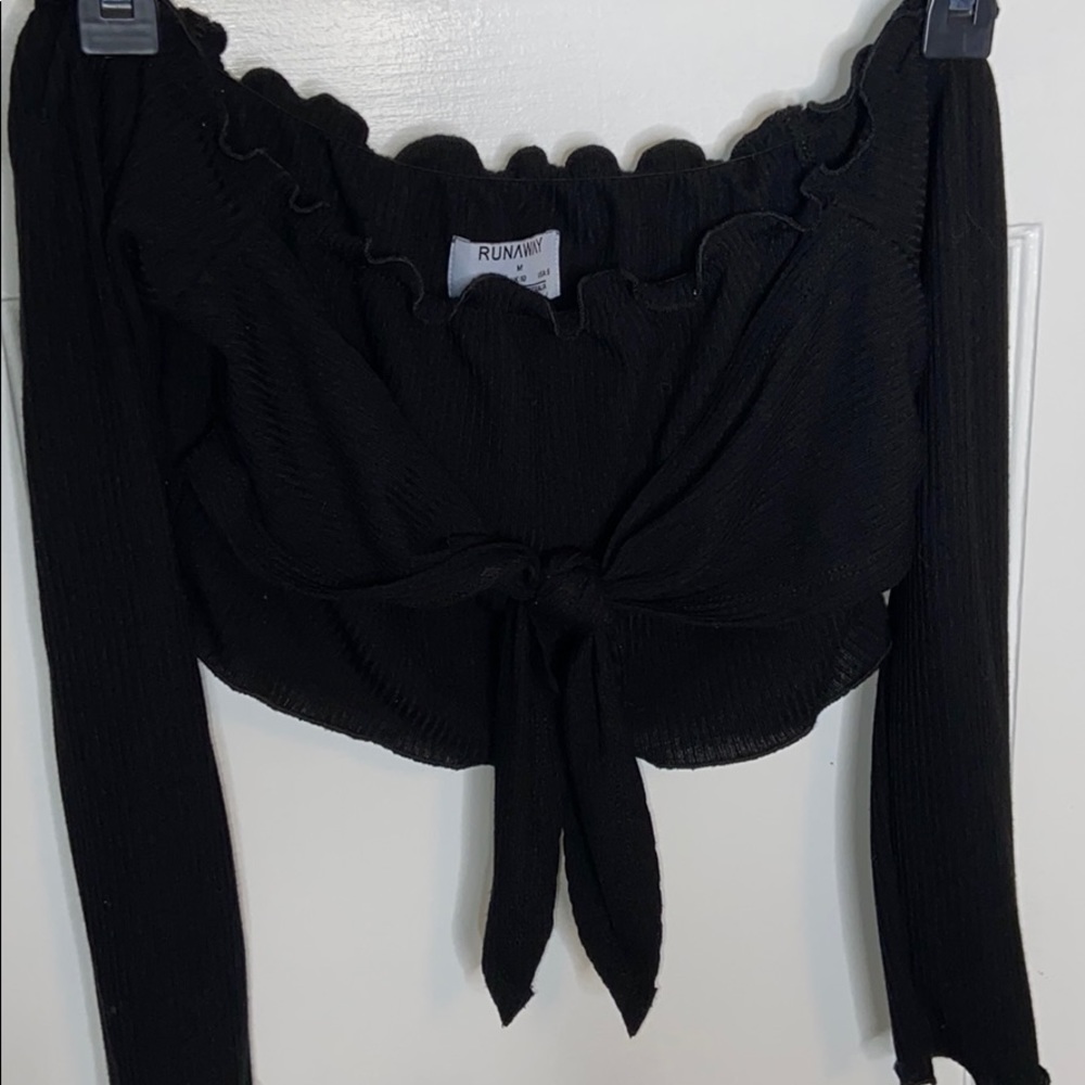 Cute Runaway, black, long sleeve crop top